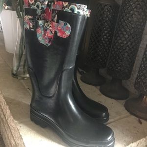 Women’s Black Rubber Rain Boots Tall 7
